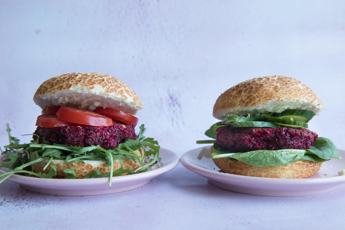Boekoeloekoe Rote-Bete-Burger
